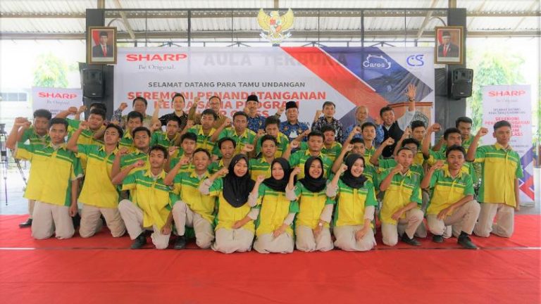 Sharp Class Tingkatkan Kompetensi Siswa SMKN 1 Blitar Guna Masuki Dunia Kerja