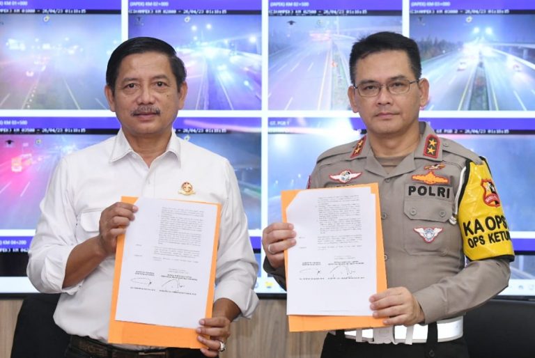Kakorlantas Polri Bersama Dirjen Hubdat Gelar Penandatanganan SKB Terkait Lebaran