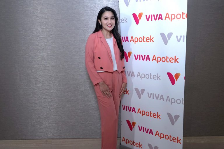 Sandra Dewi Bagikan Pengalamannya dari Konsumen Hingga jadi Duta Viva Apotek