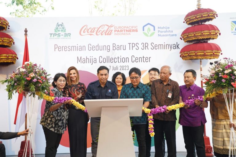 CCEP Indonesia Resmikan TPS 3R Seminyak