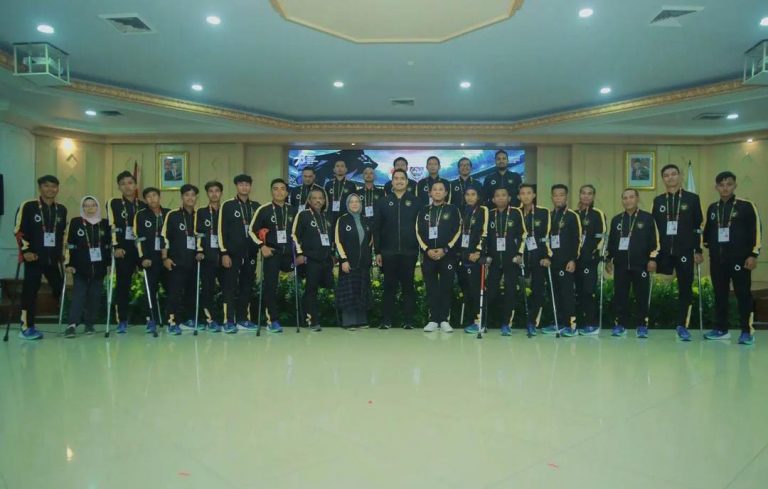 Menpora RI Dito Kukuhkan dan Lepas Timnas Garuda INAF U-23 ke Malaysia