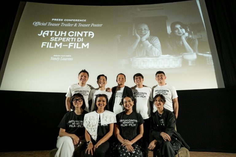 Jatuh Cinta Seperti di Film-Film (JESEDEF) Akan Tayang Perdana 30 November 2023