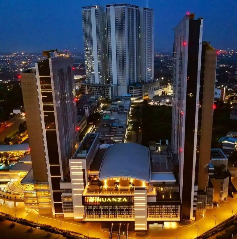 Pesta Tahun Baru Bergaya Cahaya di Nuanza Hotel & Convention Cikarang