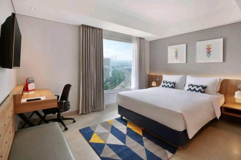 Swiss-Belinn Simatupang Hadirkan Pengalaman “Staycation” Golf Inovatif Bersama TOPGOLF Jakarta