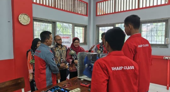 Sharp Tingkatkan Mutu Lulusan SMK Lewat Program Sharp Class