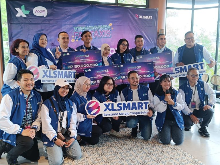 Pelanggan XLSMART Asal Jakarta dan Depok Bawa Ratusan Juta Menang Kuis Xtravaganza/FantAXIS