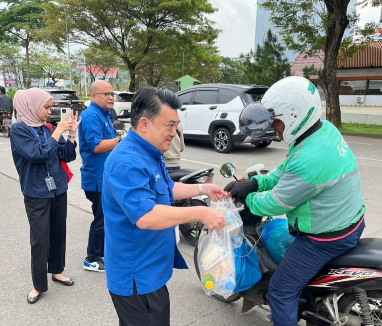 OHM Bagikan 1.000 Paket Takjil, Wujud Kepedulian Sosial di Bulan Ramadan