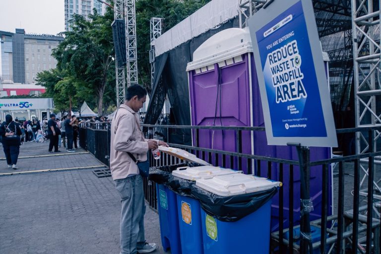 XLSMART Lakukan Pengelolaan Sampah Berkelanjutan di Acara Ultraverse Festival
