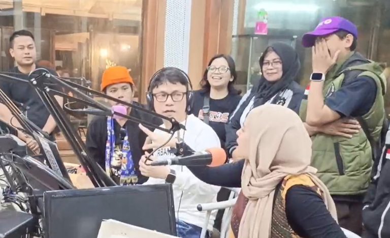 Daus Rojali Meriahkan Perayaan Ulang Tahun Bens Radio 106.2 FM di Ciputat
