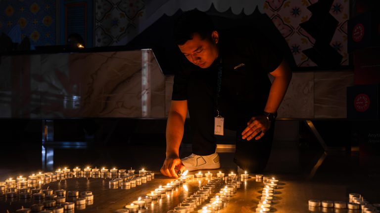 ARTOTEL Harmoni Jakarta Hadirkan Suasana Syahdu dalam Aksi Earth Hour 2026
