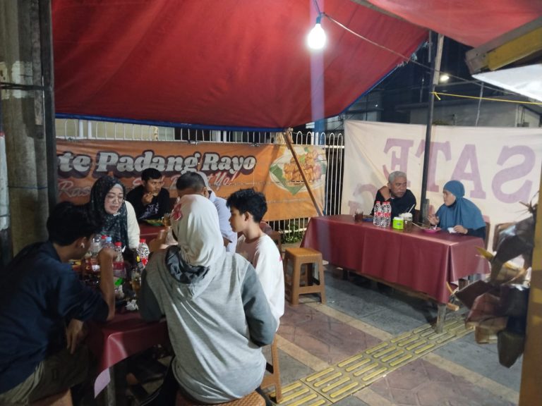 Rahasia Sate Padang Rajo Roxy Jadi Kuliner Legendaris Sejak 1979