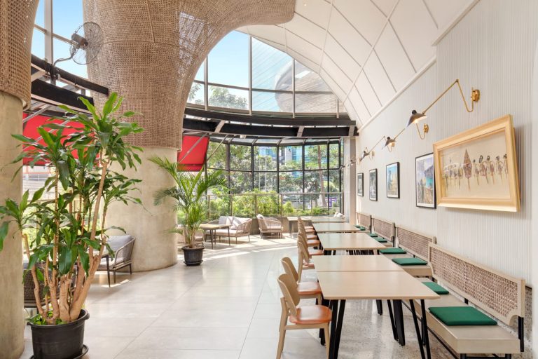 Mercure Jakarta Gatot Subroto Tawarkan Pengalaman Menginap Modern dengan Sentuhan Budaya Lokal