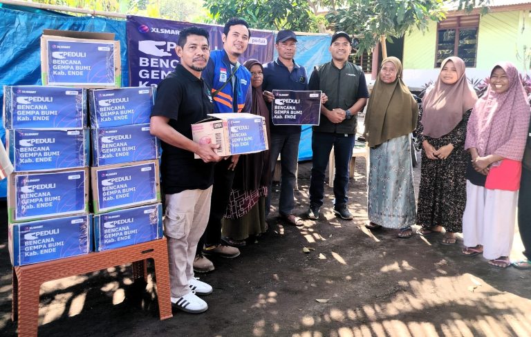 Seluruh BTS Kembali Pulih, XLSMART Lanjutkan Bantuan untuk Warga Terdampak Bencana di NTT