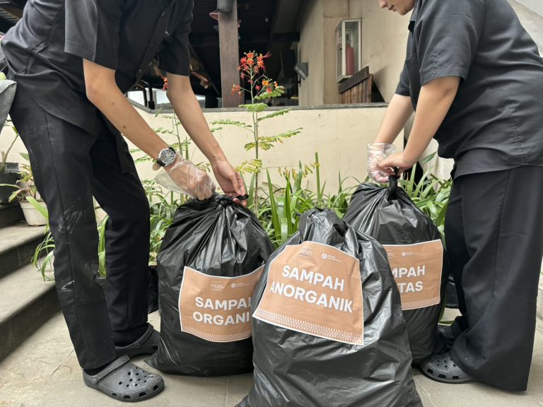 Grand Dafam Braga Bandung Dorong Kebiasaan Pilah Sampah Lewat The Art of Goodness