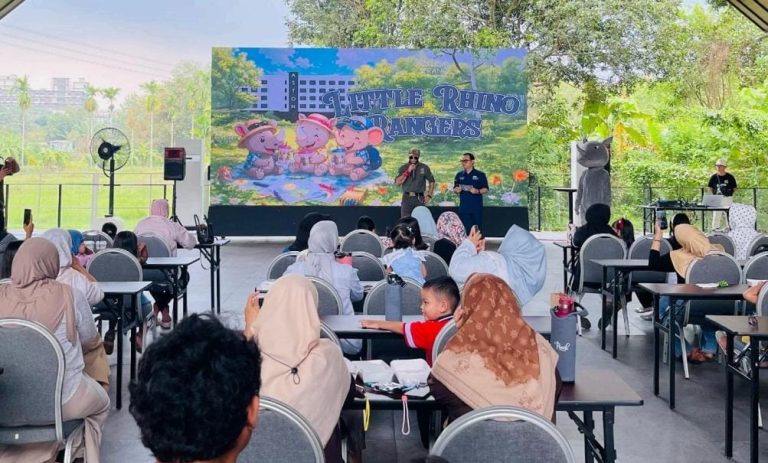 Aston Serang Ajak Anak Kenali Badak Jawa Lewat Aktivitas Kreatif