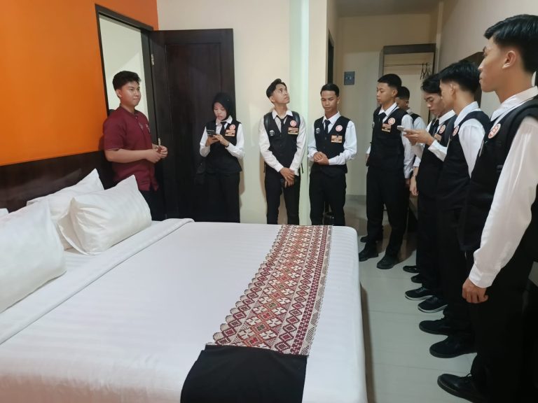 Belajar Tak Cukup di Kelas, Siswa Aero Astra Akademia Terjun Langsung ke Industri Perhotelan
